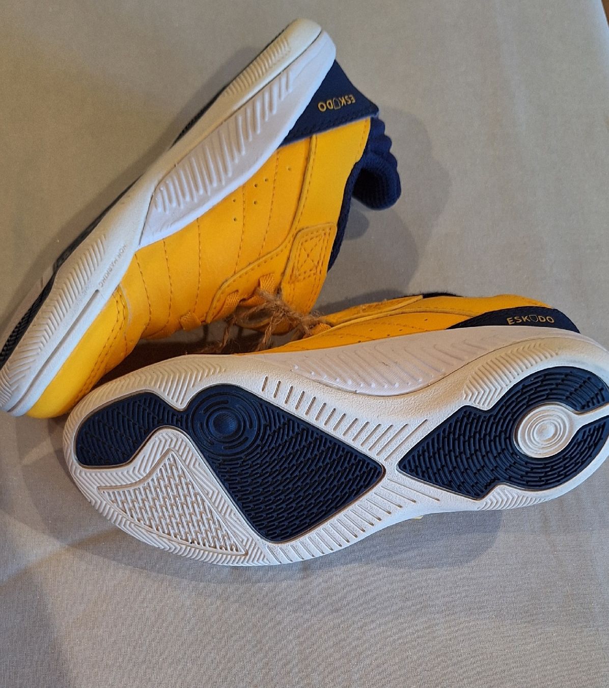 Decathlon Herrenschuhe: Hallenschuhe  – Gebraucht aus Oberägeri von run_cj6q 3
