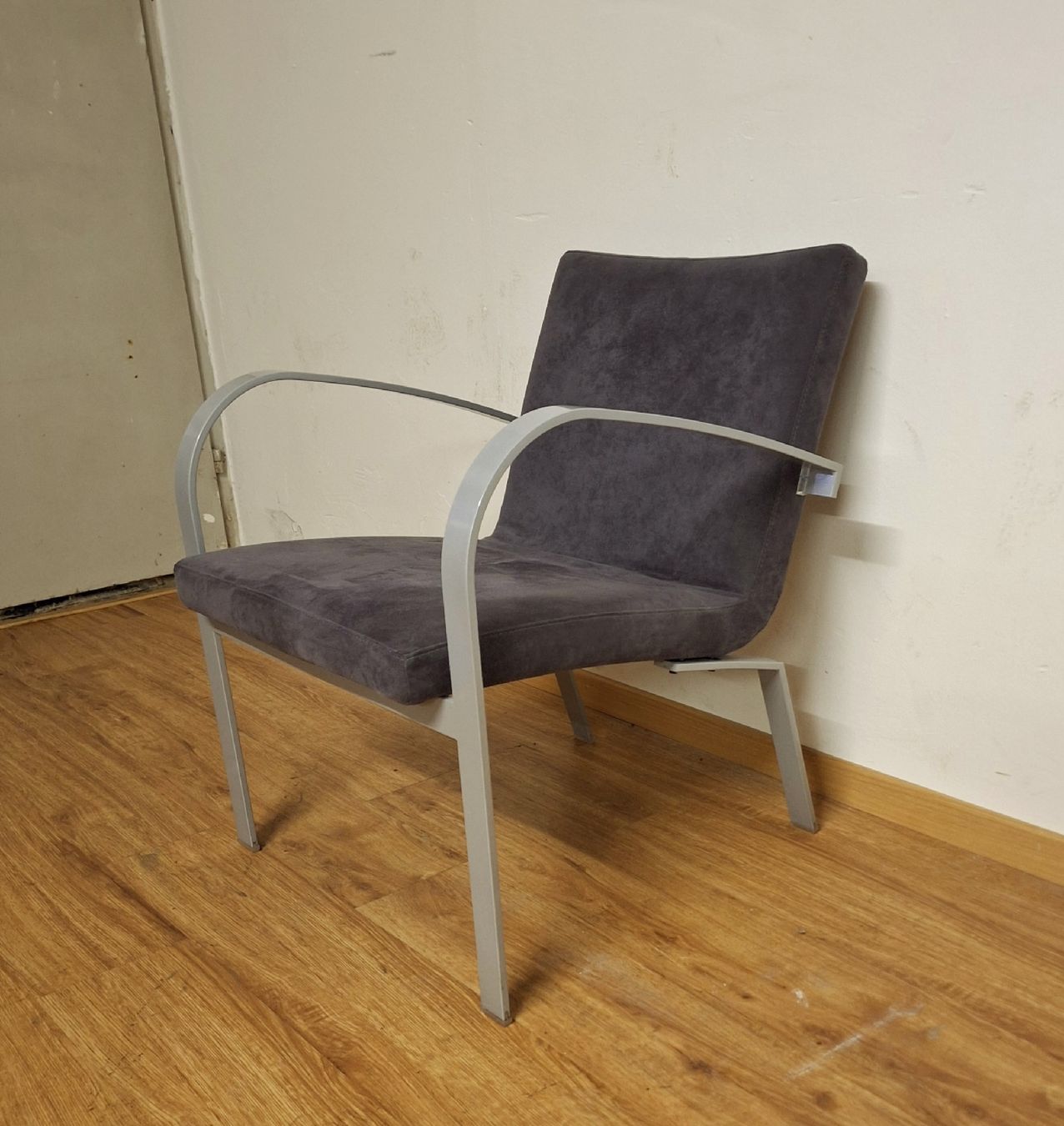 Leolux Poltrone: Postmoderne Leolux Sessel  1990er – Usato da Fahrweid venduto da SMILE.5 2
