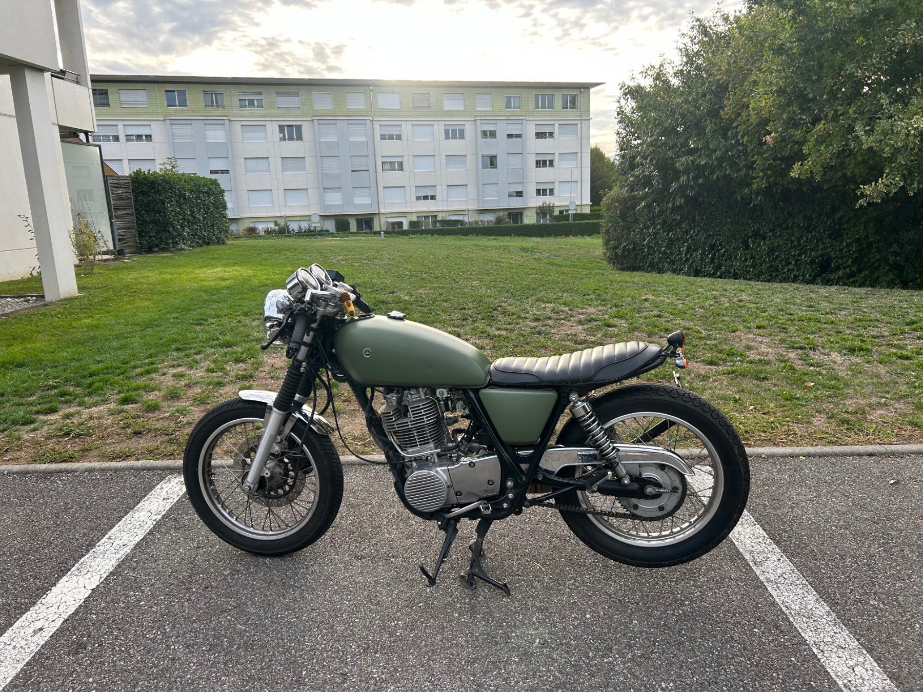 Yamaha Strada: Moto Yamaha SR400 – Usato da Plan les ouates venduto da Xavolas 1