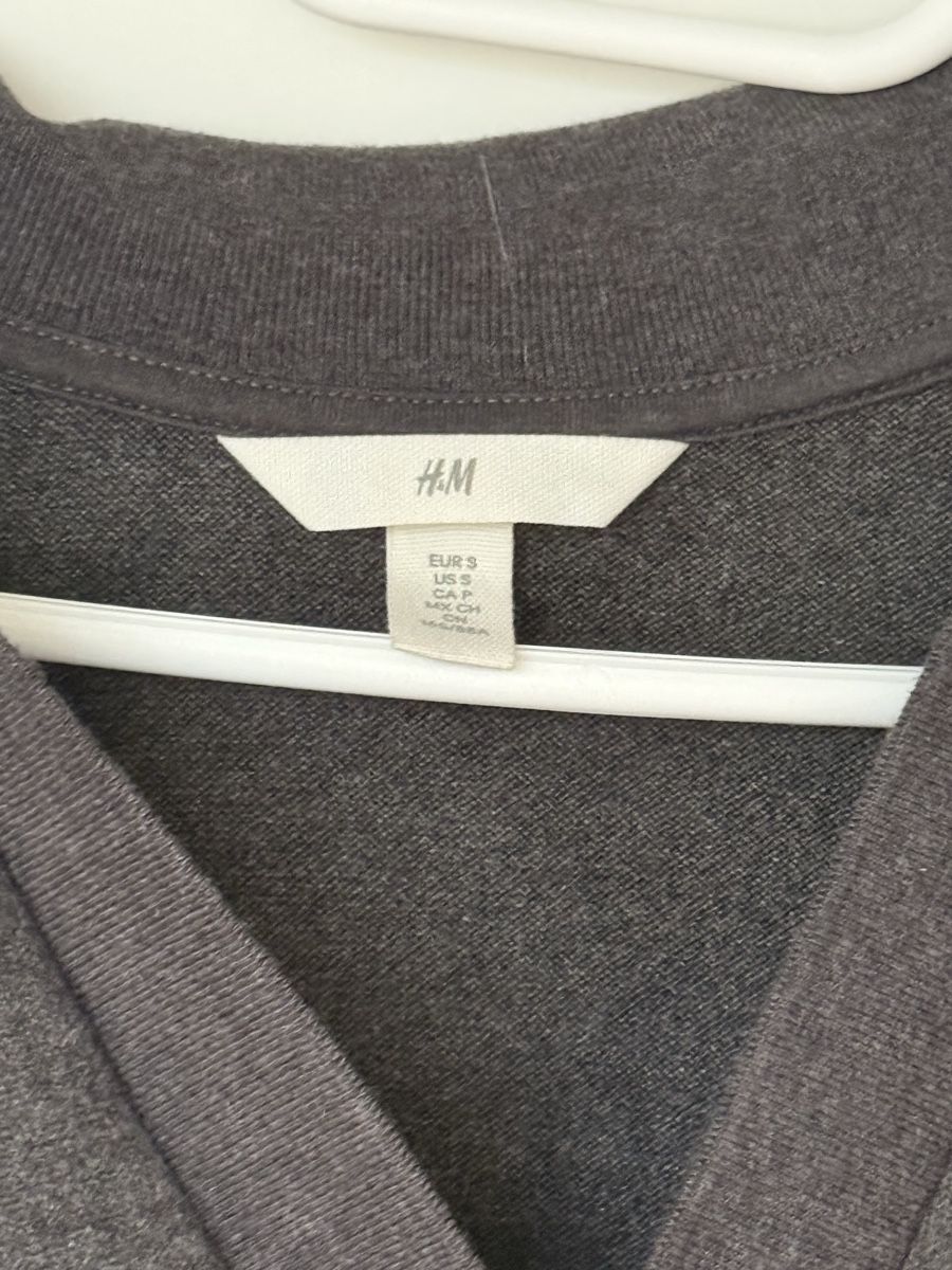 H&M Lotti di vestiti: Lots pulls H&M gris – Usato da Monthey venduto da sen_6ckr 3