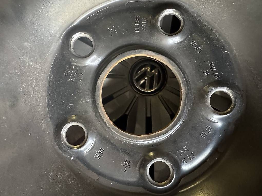 Cerchioni: VW Stahlfelgen  – Usato da Basel venduto da ars_5qp9 2