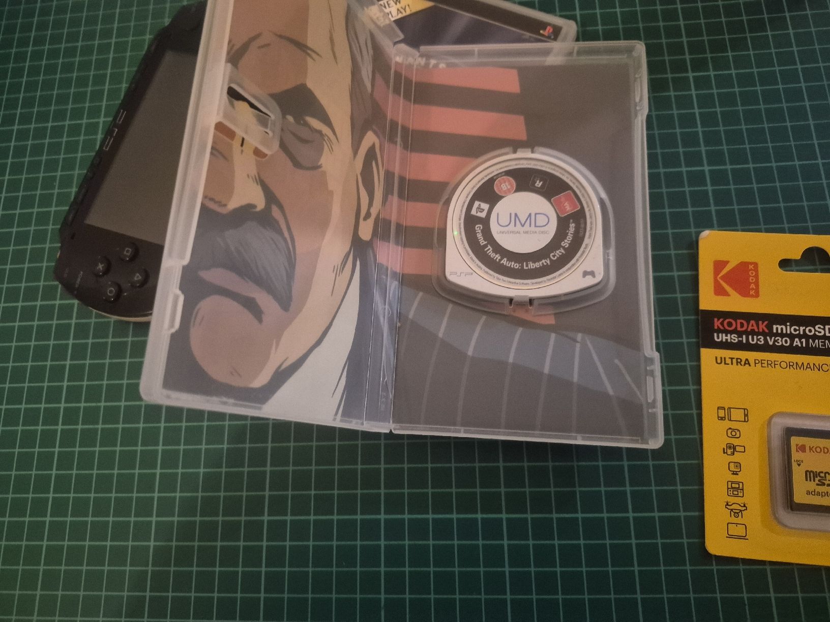 Sony Console: PSP Bundle: Console, Games (GTA), Memory Card, charger – Usato da Meyrin venduto da Retro-GZ 3