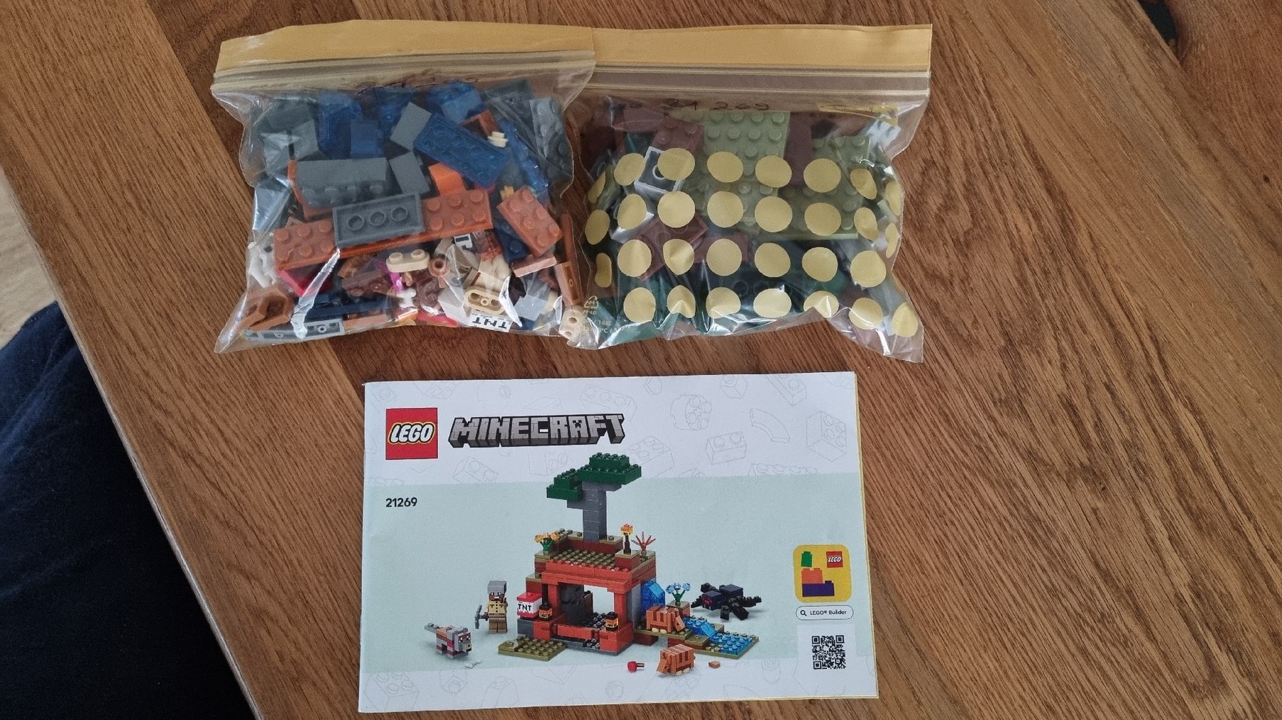 Lego Baukästen: Lego Minecraft 21269 – Gebraucht aus Jonschwil von germann32