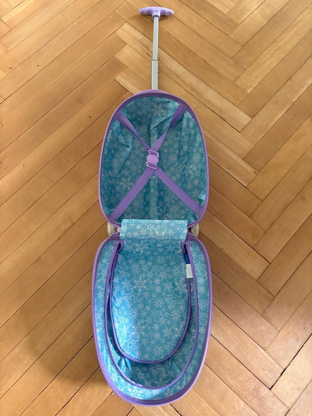 Sonstiges zu Aviatik: Frozen Kinder Trolley ab CHF 2.- – Gebraucht aus Luzern von Knick 2
