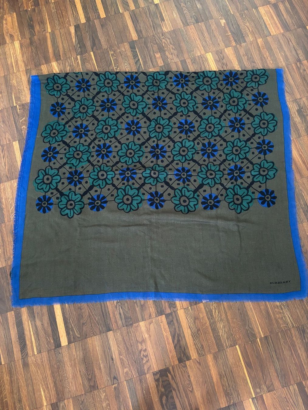 Burberry Foulard & Sciarpe: BURBERRY Kashmir Schal 185x105cm – Usato da Herrliberg venduto da mayfi 3