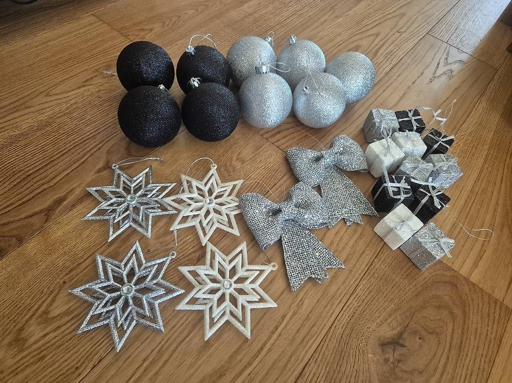 Tutte le decorazioni: Décorations de Noël ? design & classiques  – Usato da Crissier venduto da nat_cdb8