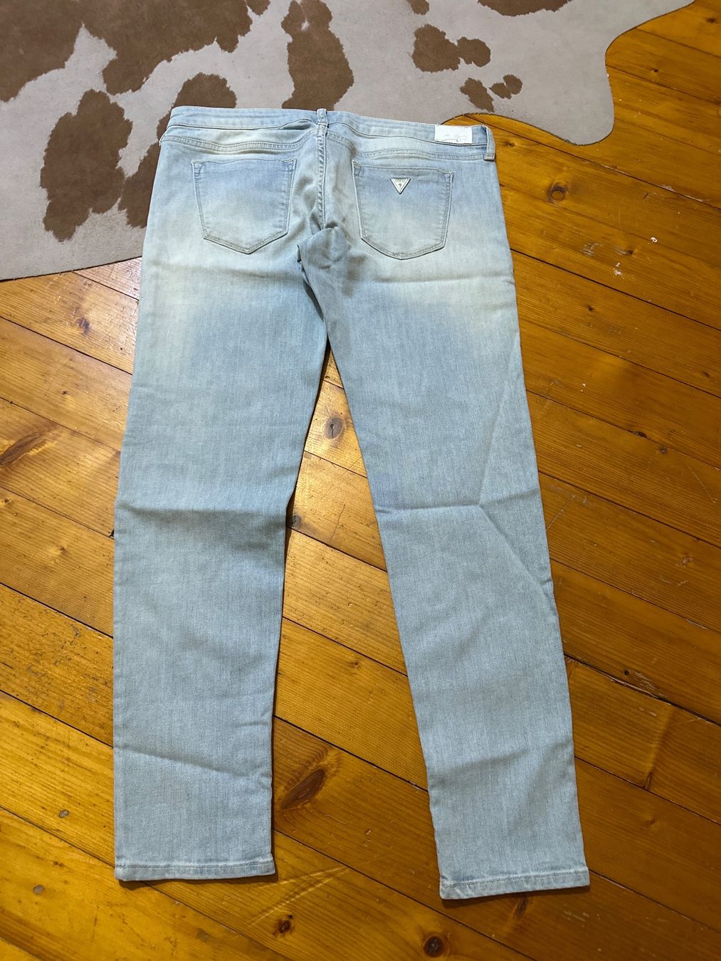Guess Jeans: NEU Guess Jeans Grösse 32 / Länge 32 – Gebraucht aus Trimmis von vai_9qzr 6