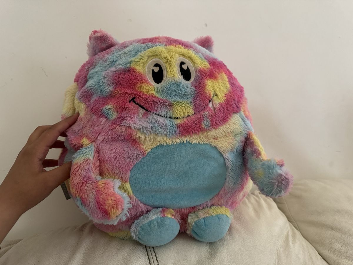 Giocattoli: Plush toy monster colorful tie-dye Quantum Interior – Usato da Wohlen AG venduto da bongo8nunu