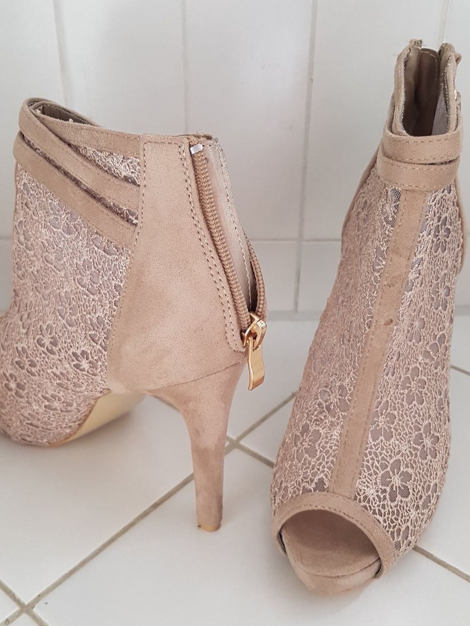 Scarpe da donna: Schuhe/ Stiefeletten Gr. 39 – Nuovo (secondo la descrizione) da geroldswil venduto da Gumball1 1