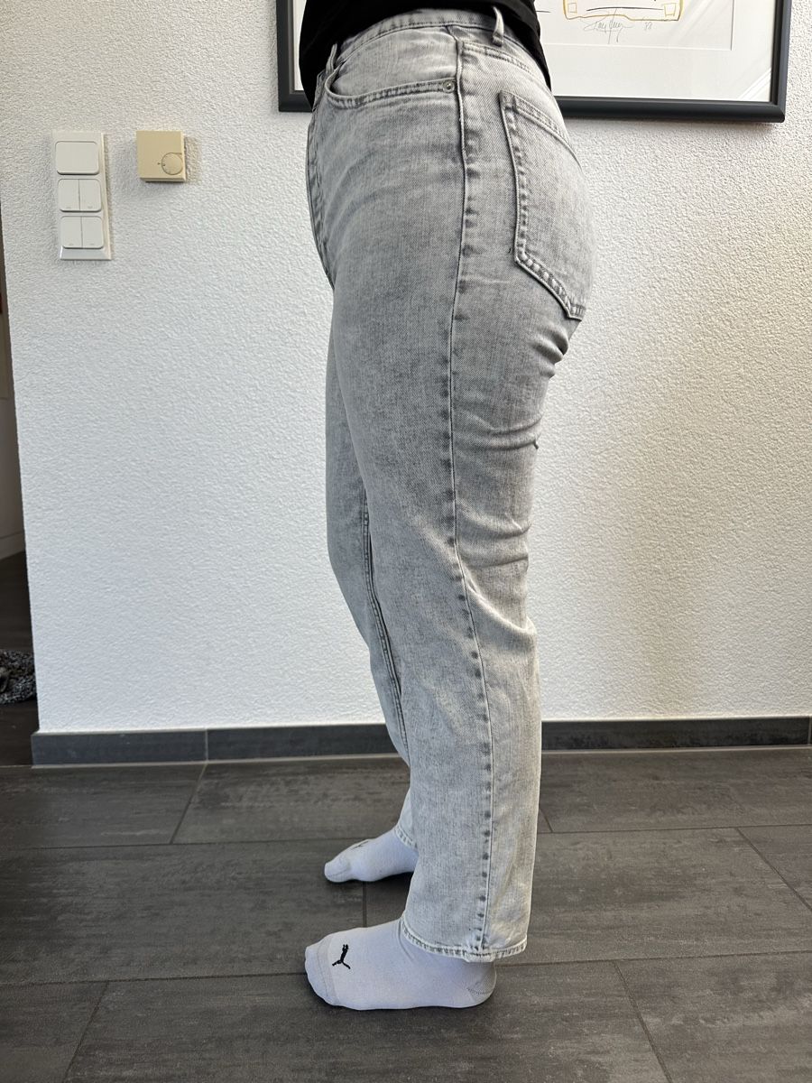 H&M Jeans: Neuwertige H&M Jeans Gr. 38 – Nuovo (secondo la descrizione) da Wahlendorf venduto da Tendi 1