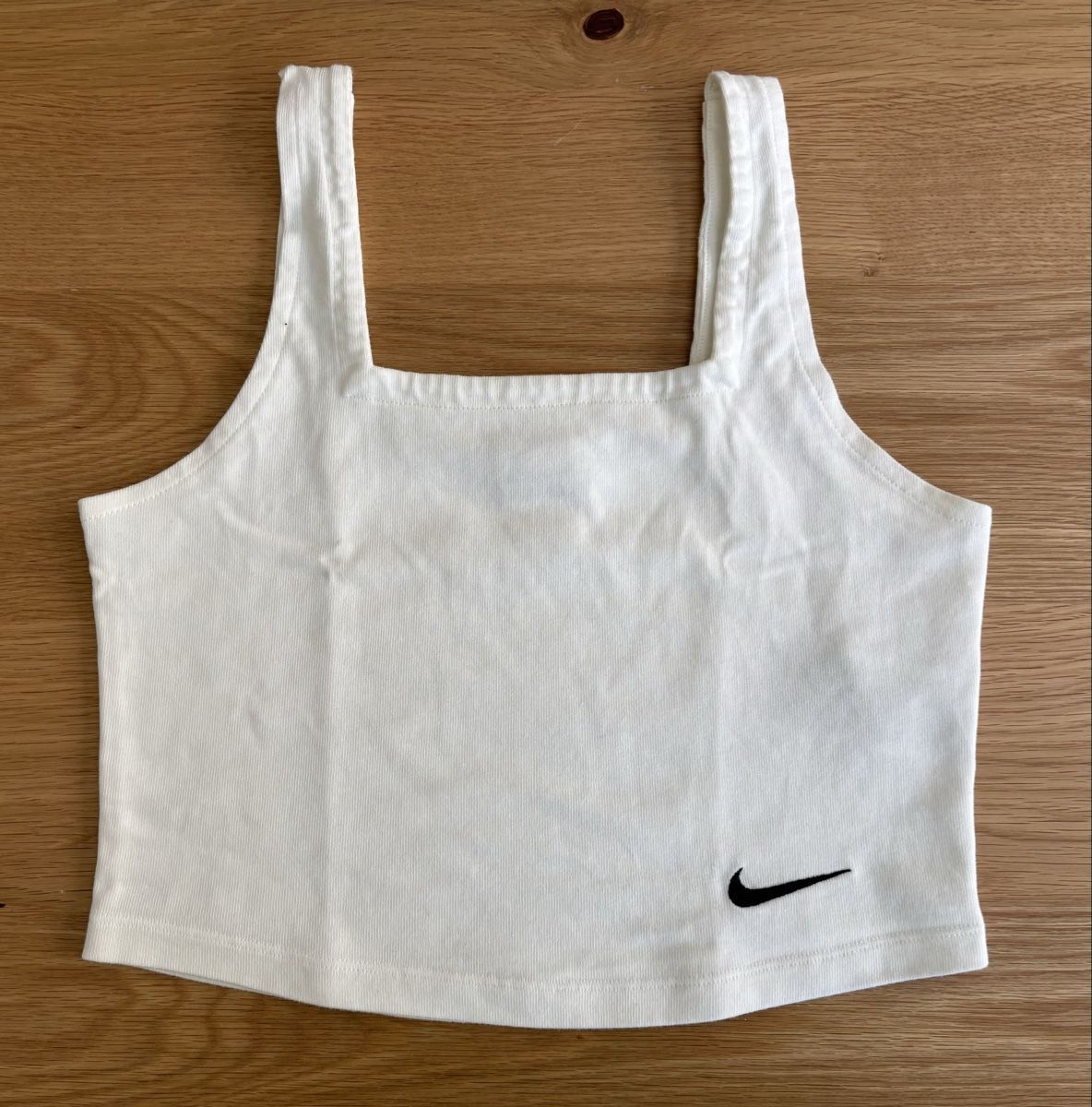 Nike Tops: Top Nike blanc – Gebraucht aus Martigny von jcj_j2fb