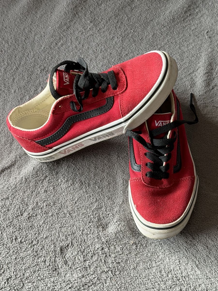 Vans Schuhe für Jungen: Baskets Vans rouges taille EU 33 – Gebraucht aus Montreux von DMtop