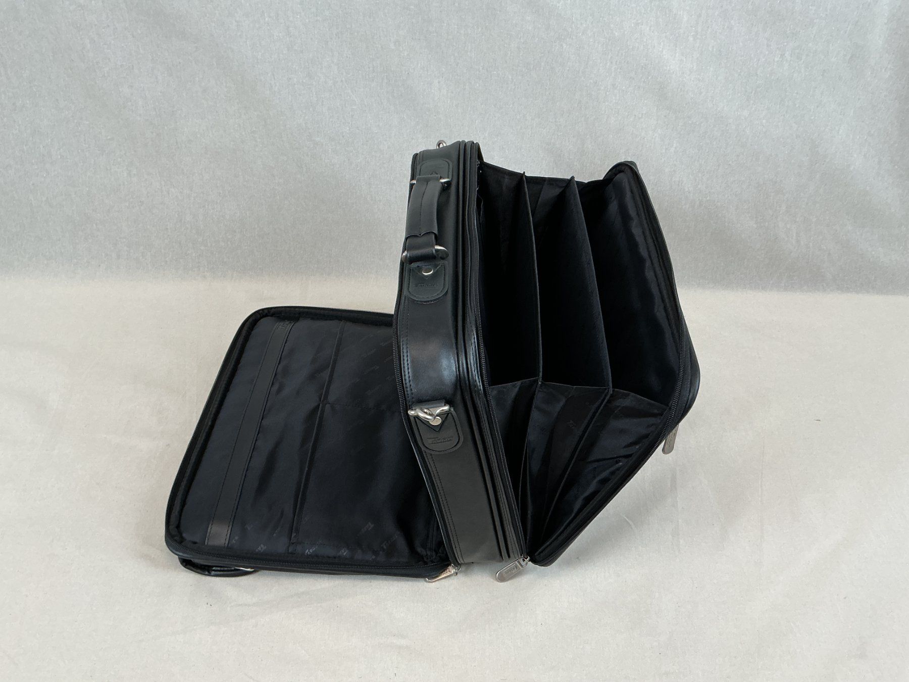 Targus Taschen: TARGUS Business / Laptop Tasche – Gebraucht aus Richterswil von Restwert_Richterswil 5