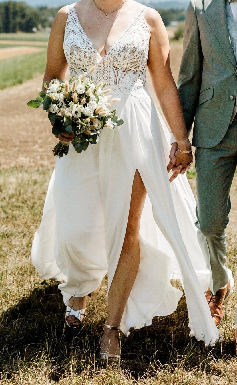Kleider: Secondhand Brautkleid, Grösse 42 – Gebraucht aus Brunnen von Herzig-Brautmode 2