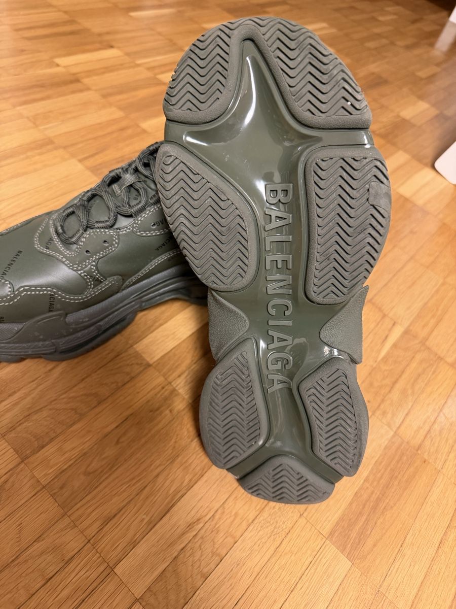 Balenciaga Scarpe da uomo: Balenciaga Triple S Size 40  – Nuovo (secondo la descrizione) da Schlieren venduto da jjfernandes99 1