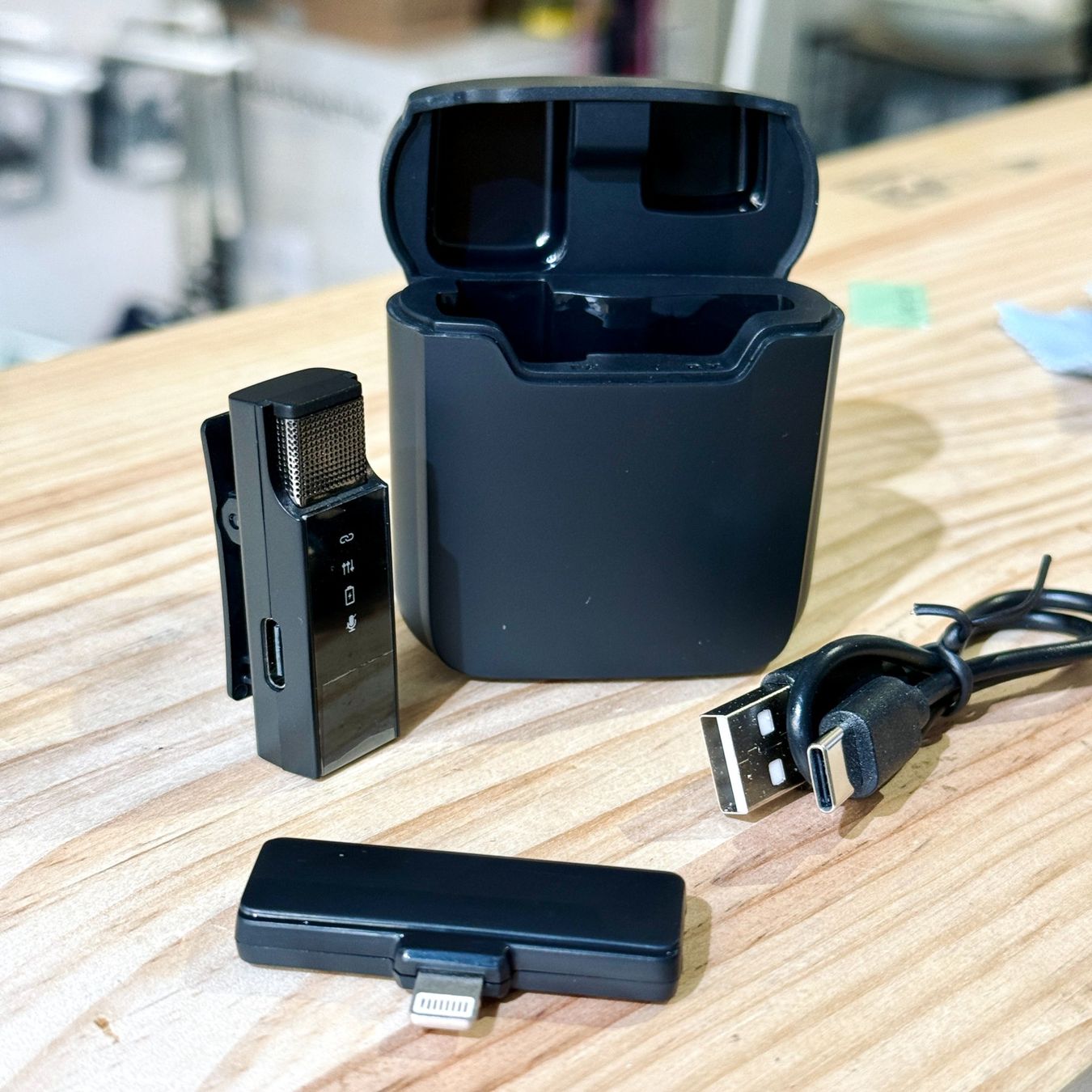 Microfoni: Microphone Clip Enregistrement lightning type-C sans fil – Nuovo e nell'imballaggio originale da Morges venduto da DigiAC 5