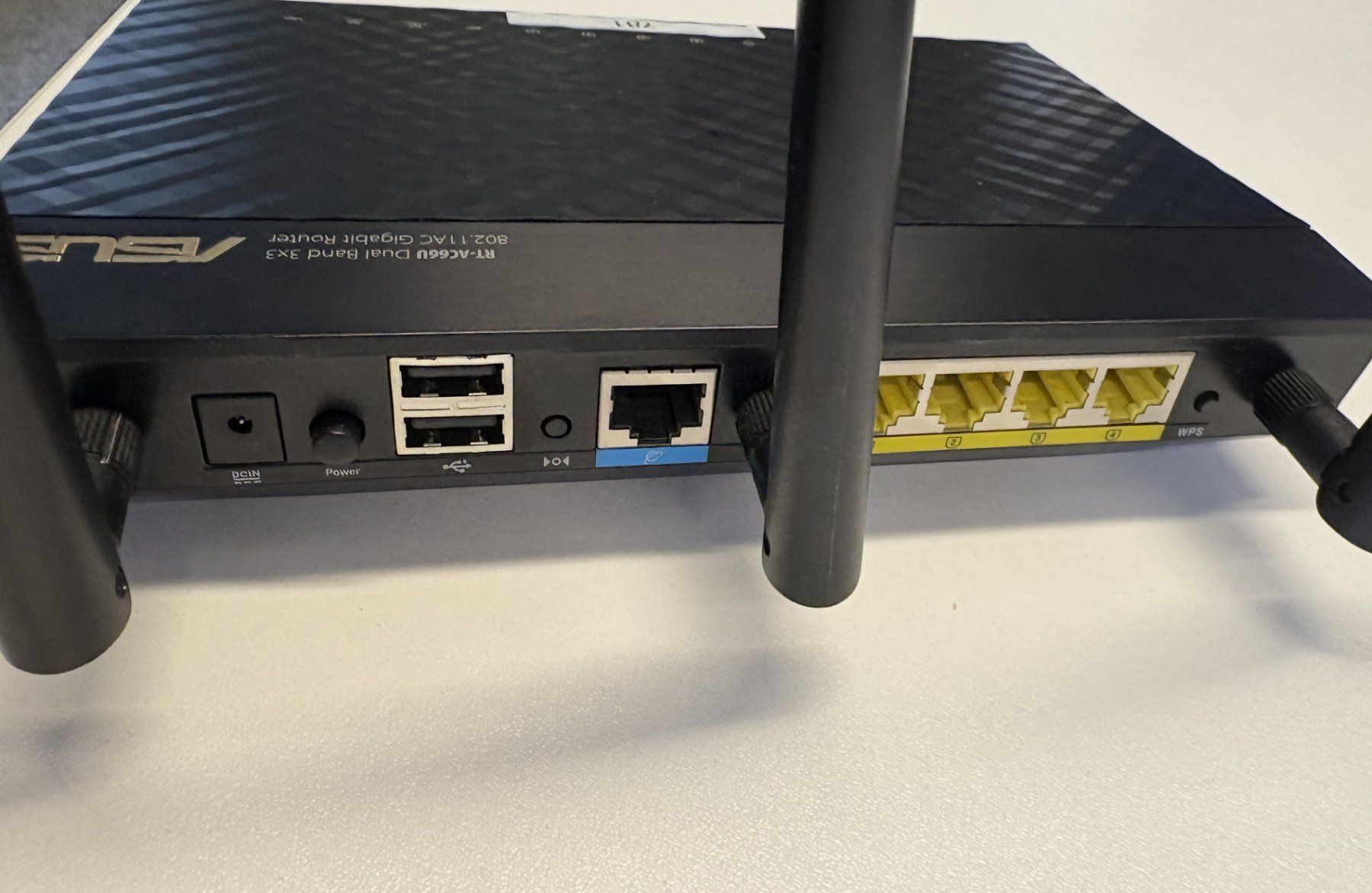 Asus Modem & Router: Asus RT-AC55U Router – Usato da Langnau am Albis venduto da IhreIT 3