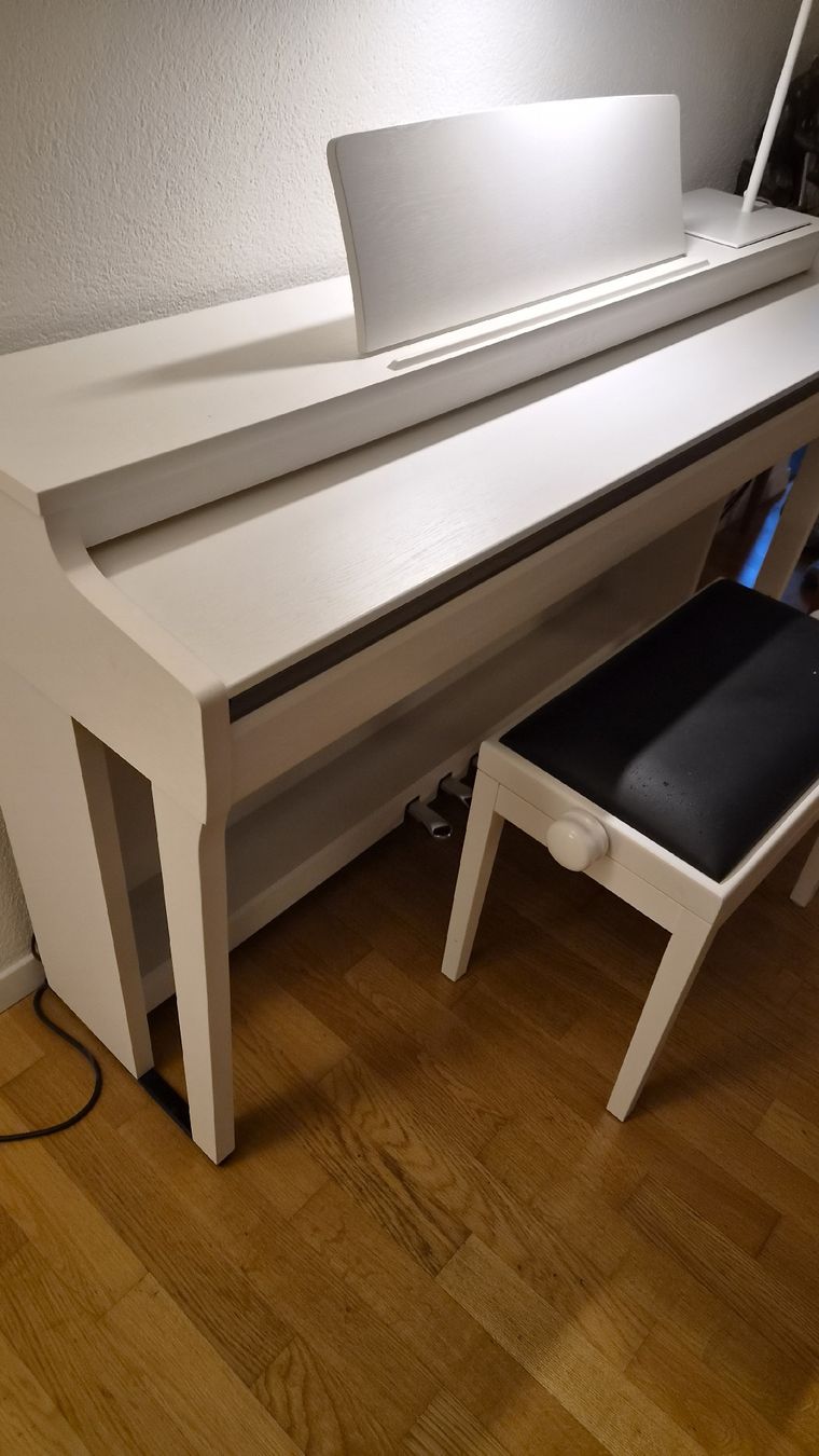 Kawai Strumenti musicali: Digital piano white with bench good condition – Usato da Köniz venduto da abb_p8zr 2