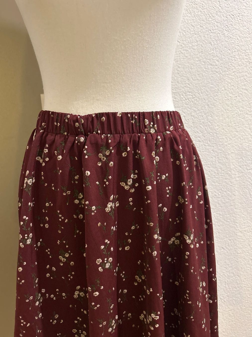 Gonne: Jupe bordeaux mit Muster von About You Gr. 38 – Usato da Brunnen venduto da Nala2929 3