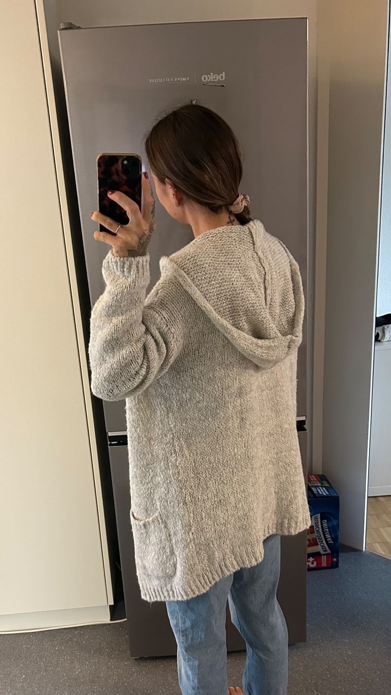H&M Jacken: kaputzen Stickjacke – Gebraucht aus Thun von SelinaW1995 2