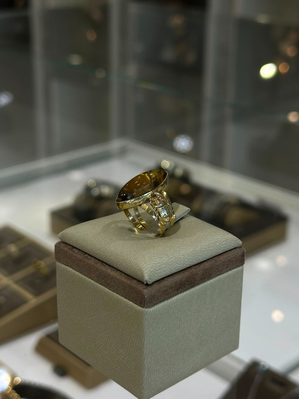 Anelli: 18 Karat Gelgoldring mit Tigerauge – Usato da Zürich venduto da StargoldJewellery 2