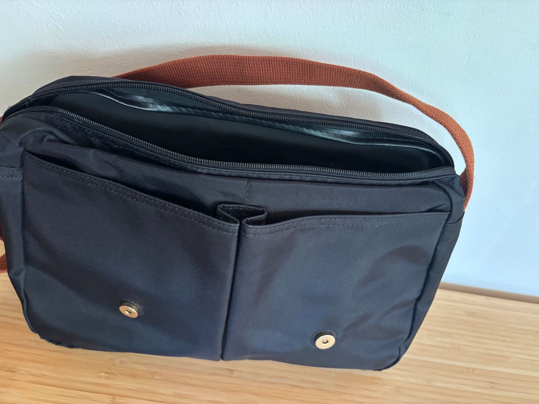 Longchamp Sacs femmes: Longchamp Schultertasche – D'occasion à Schönried par habakuk08 1