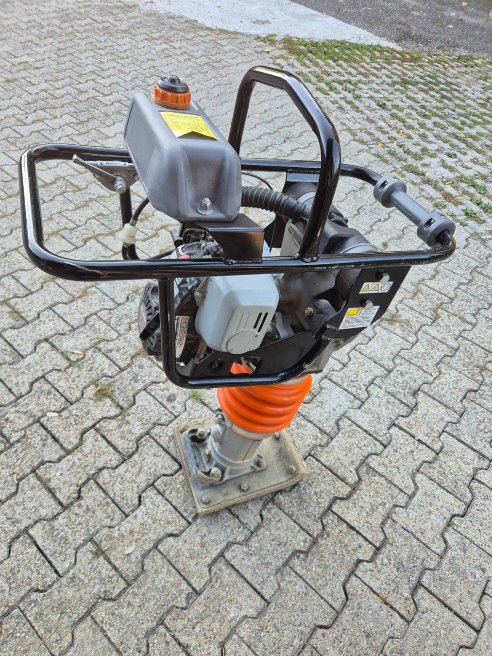 Hutter Toutes les machines: Hutter Grabenstampfer – D'occasion à Stein AR par Bienli4