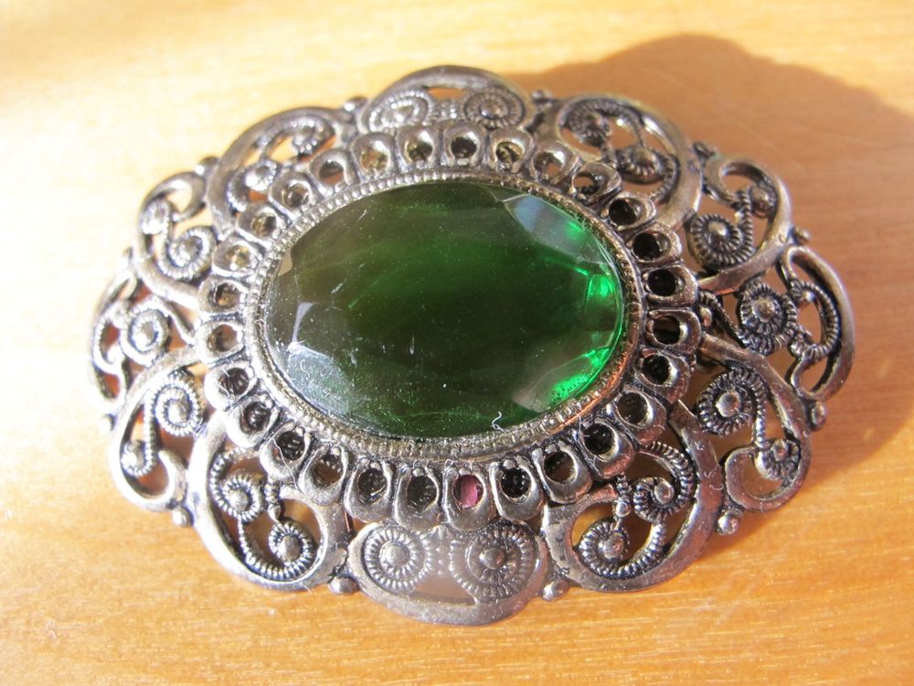 KristLand Schneeflocken Brosche Weiß Gold - Mit Zirkonia Stein Für Hochzeiten & Weihnachten