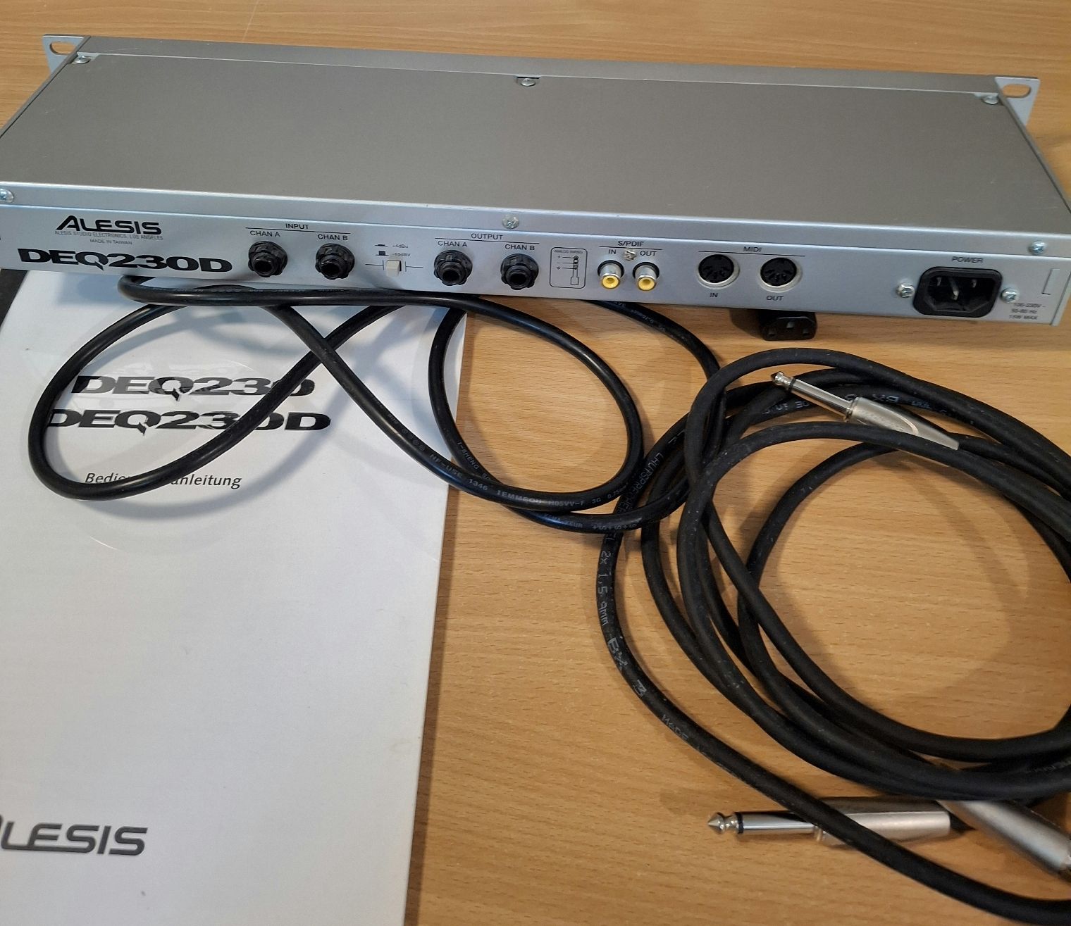 Alesis Equalizzatori: Alesis DEQ230D Equalizer inklusive Kabel – Usato da Steffisburg venduto da JackieJ 1