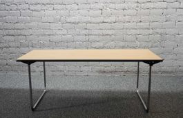 Design Klassiker -Tisch-Fritz Hansen „Click“-Tisch - top -