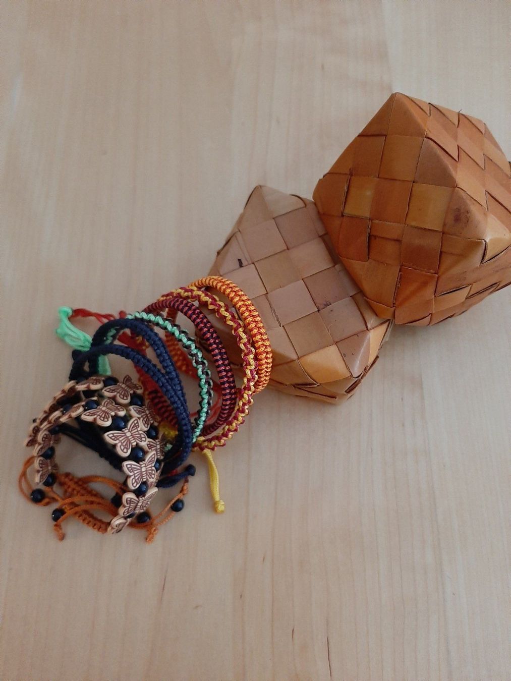 Bracciali & Braccialetti: Wunderschöne Handgefertigte Armbänder – Nuovo (secondo la descrizione) da Wil SG venduto da AmandaCreations 1