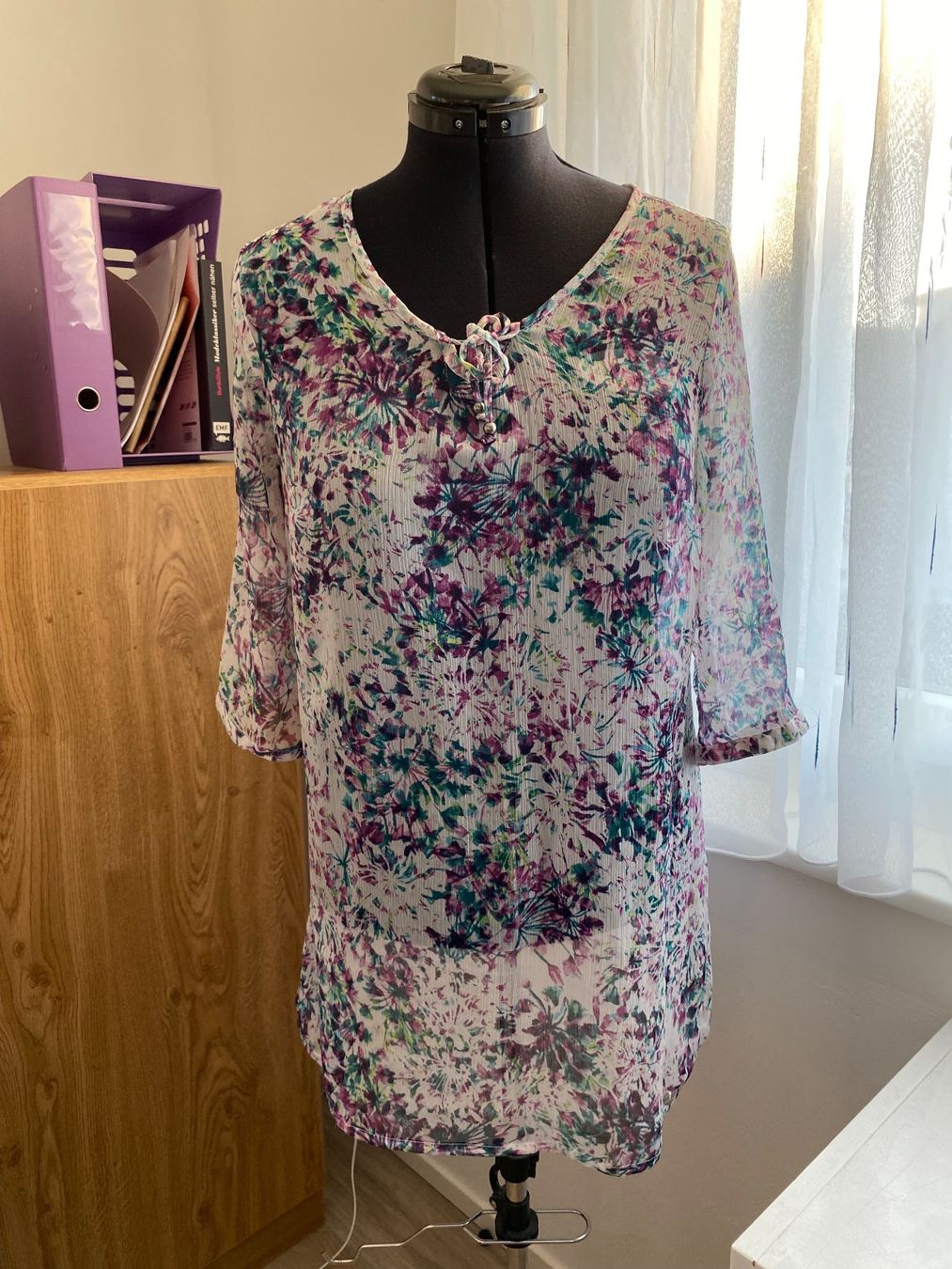 Tuniche: transparente Tunika Blumenmuster Grösse 40 – Usato da Hausen AG venduto da corinne_g 2