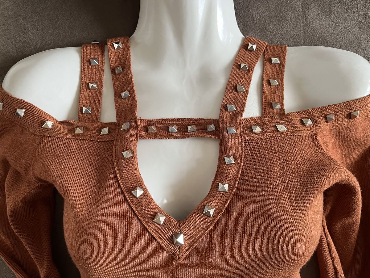 Maglioni & Felpe: Pull Enzoria moulant rivets marron TU (S) – Usato da Genève venduto da Libellule477 1