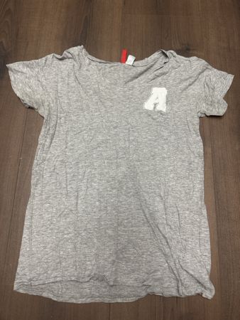 Damen T-Shirt grau Grösse XS mit "A" Aufnäher