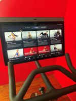 Peloton Bike+, 23.8" Bildschirm