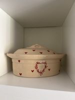 Casserole dish with lid, heart pattern, beige
