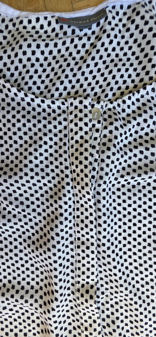 T-shirt: Chemise /Blouse/Tshirt – Usato da Yverdon-les-Bains venduto da van_dq65 5