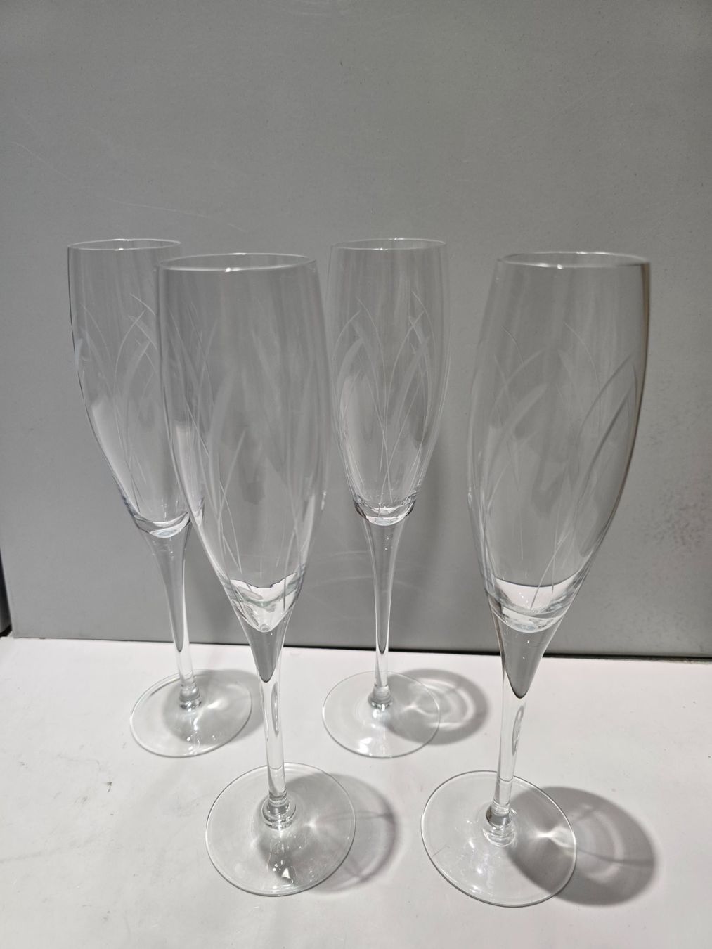Bicchieri: 4 elegante Vintage Sektkelche mit Wirbeldesign – Usato da Zofingen venduto da Loop_ReSale 1