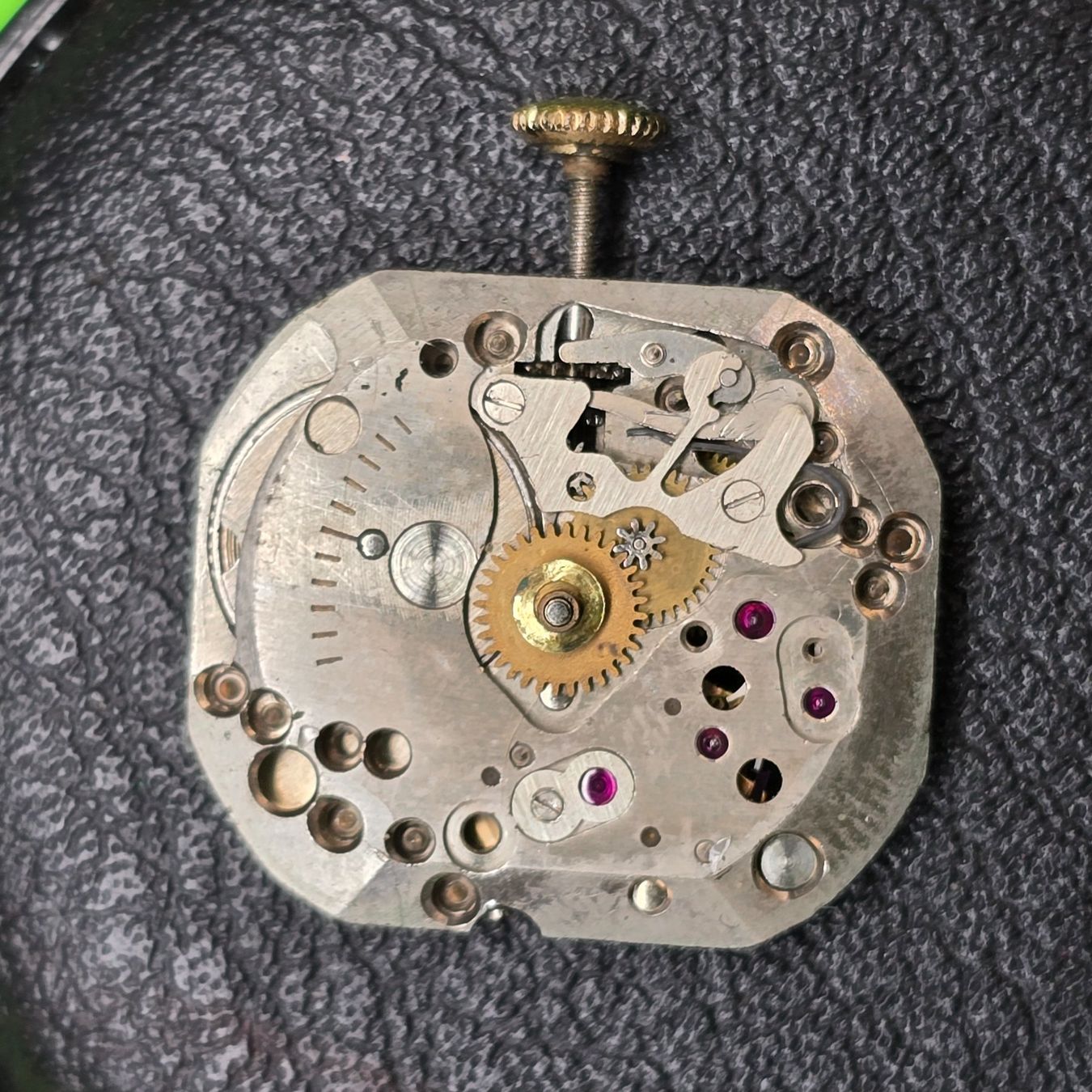 Doxa Orologi: Mouvement Doxa pour pièces – Usato da Tramelan venduto da Nirdan