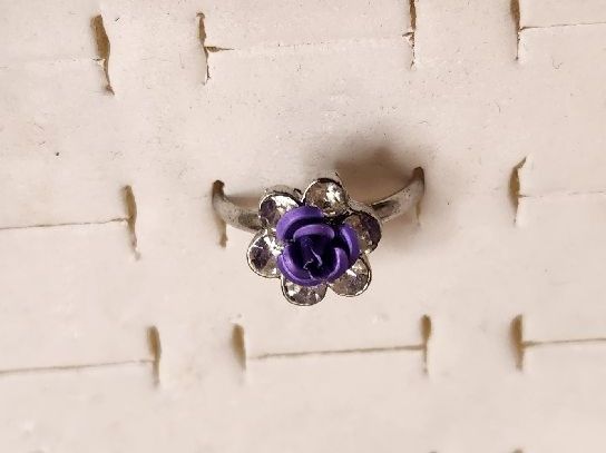Anelli: Bague ajustable, fleur mauve et strass – Nuovo (secondo la descrizione) da Territet venduto da Cenh 2