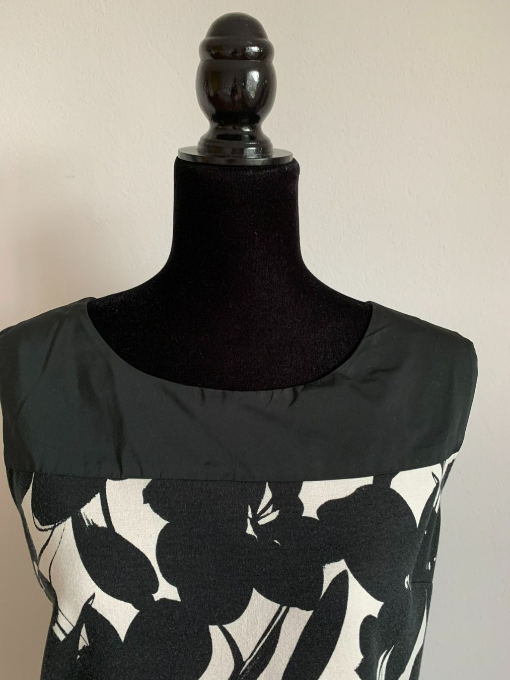 Max Mara Vestiti: MAX MARA: Super chices, schwarz gemustertes Kleid, 36 – Nuovo (secondo la descrizione) da Luzern venduto da paulablue 1