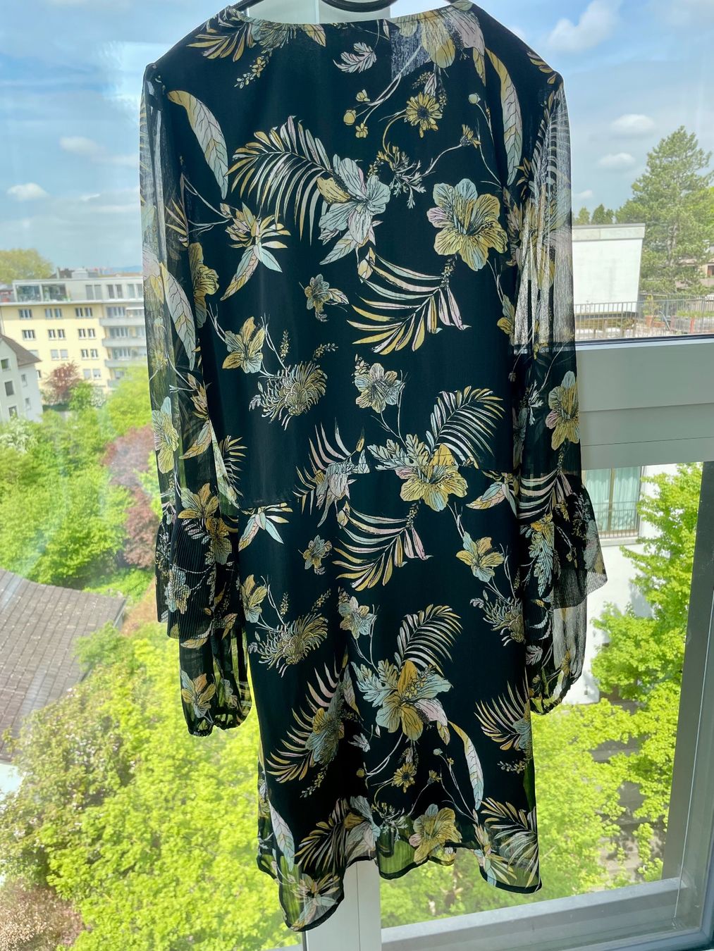 Gestuz Vestiti: schwarzes Sommerkleid von Gestuz – Usato da Zollikon venduto da pitpat02 1