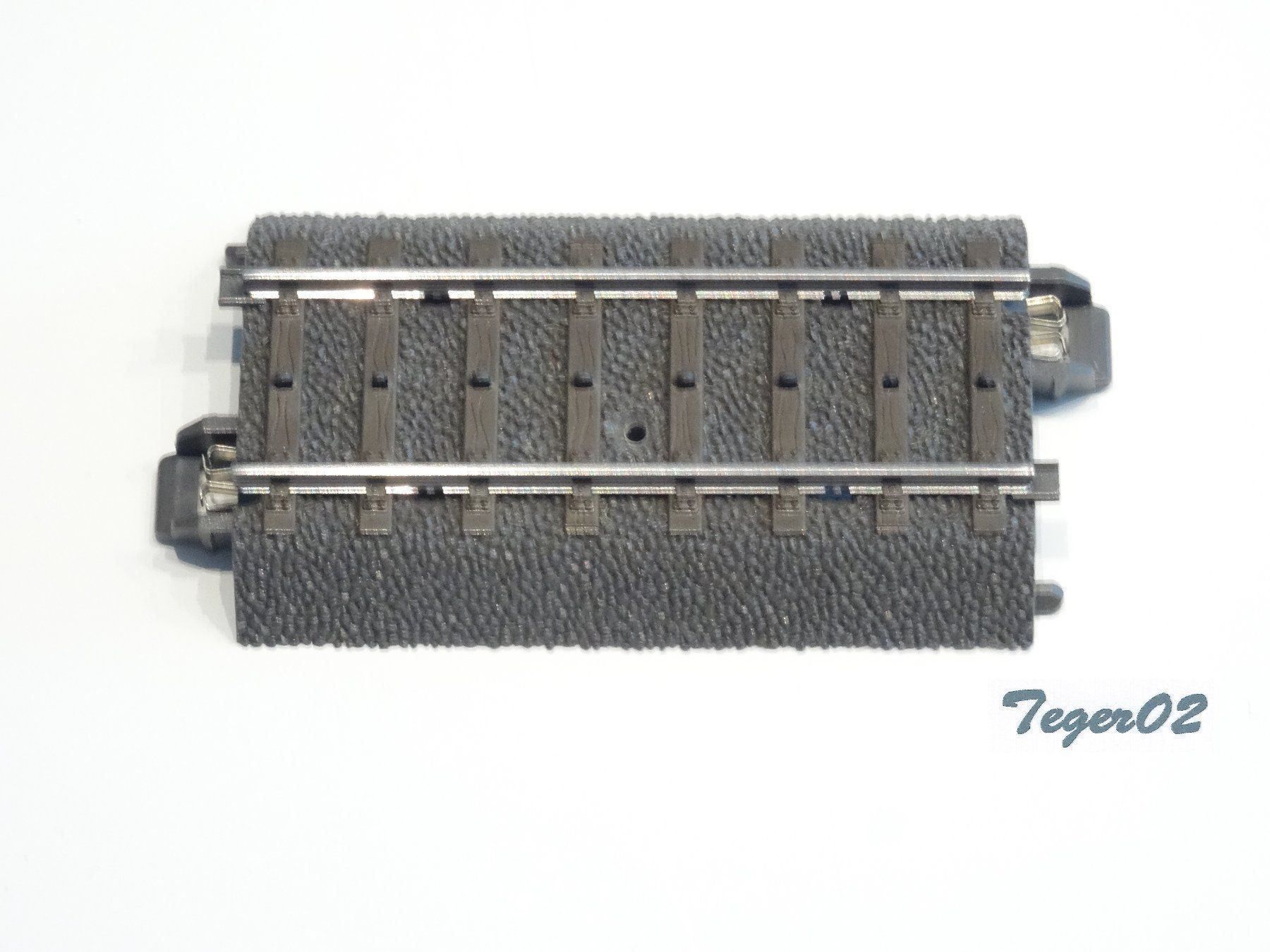 Märklin Modellini di ferrovie: Märklin. H0 24064 C-Gleis gerade – Nuovo (secondo la descrizione) da Hochdorf venduto da Teger02