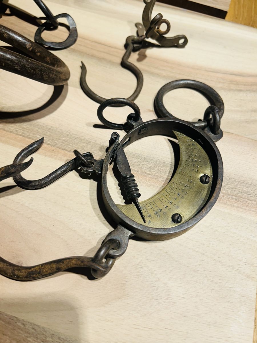 Tutte le decorazioni: Antique Eisen Teile  – Usato da Zürich venduto da KuduKing 5