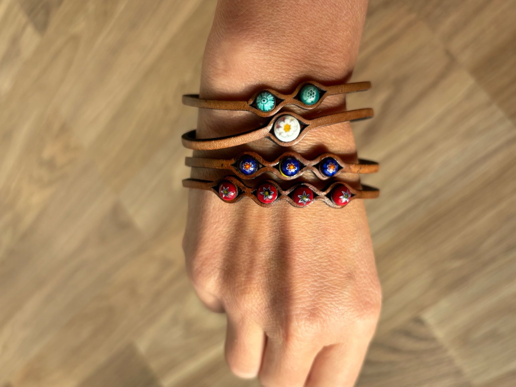 Bracciali & Braccialetti: Set of leather bracelets – Nuovo (secondo la descrizione) da St-George venduto da elena27 1