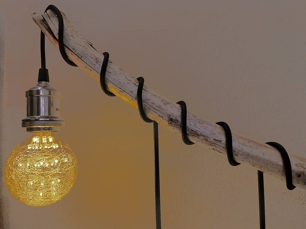 Lampade: Vintage Lampe mit Holz – Usato da Luzern venduto da Brokiland 2