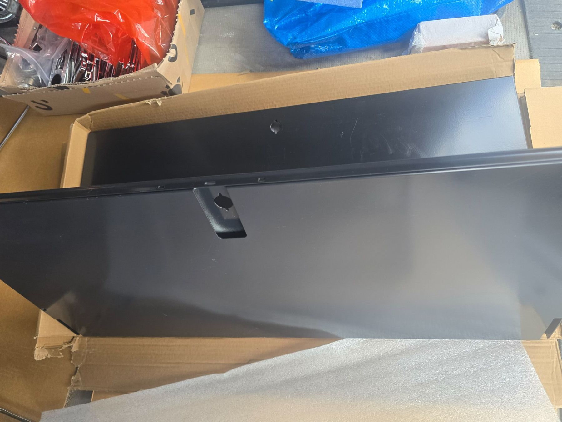 USM Étagères: USM Klappen schwarz 35x75cm – D'occasion à St gallen par bb_12