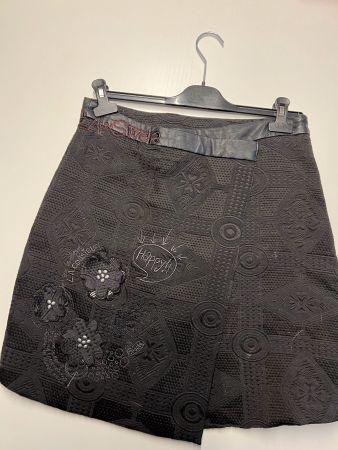 Sehr schöner DESIGUAL Jupe 38