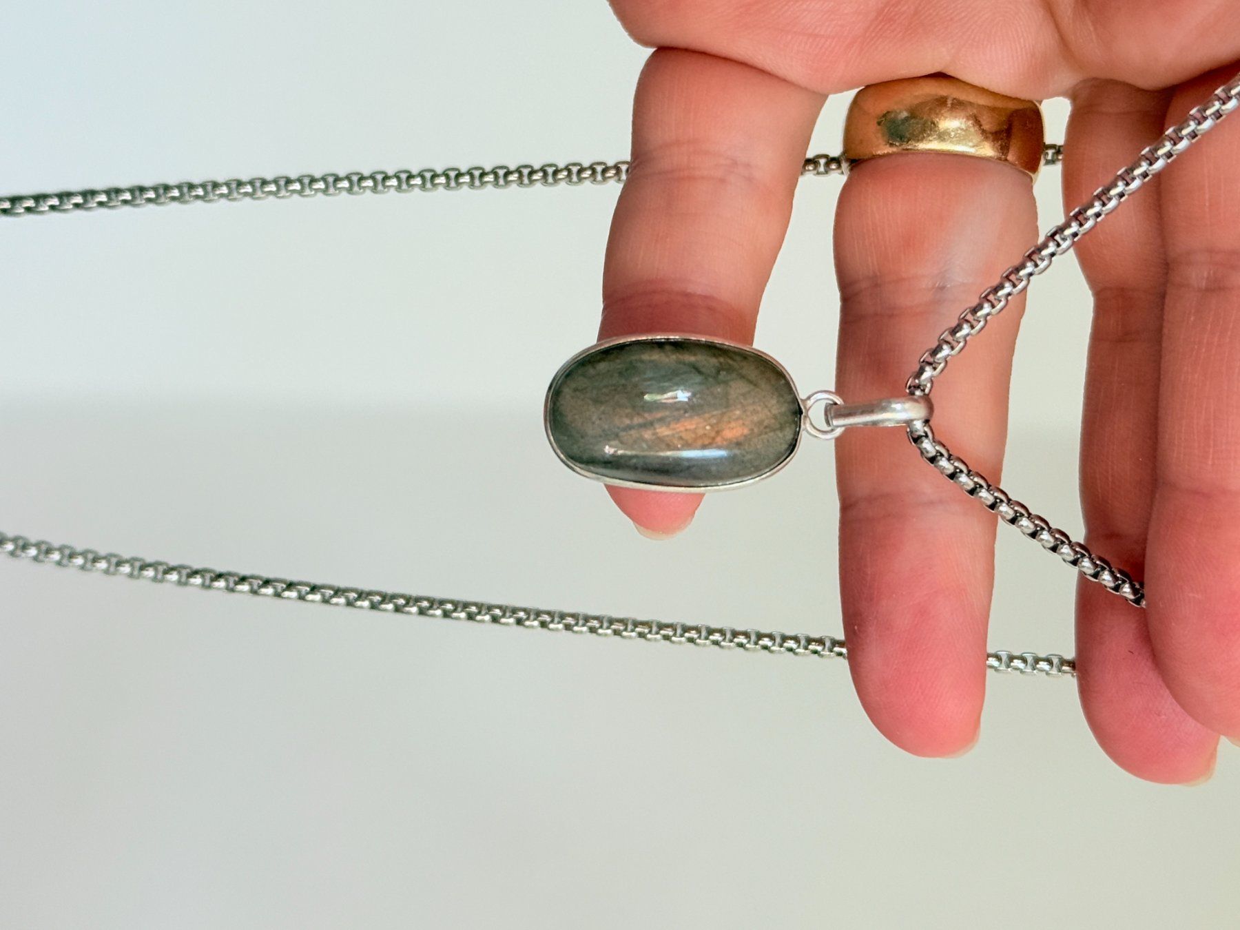 Ketten: Labradorite necklace – Neu und originalverpackt aus Genève von AGBERG 5