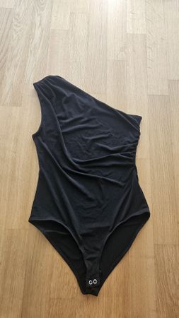 body noir Stradivarius